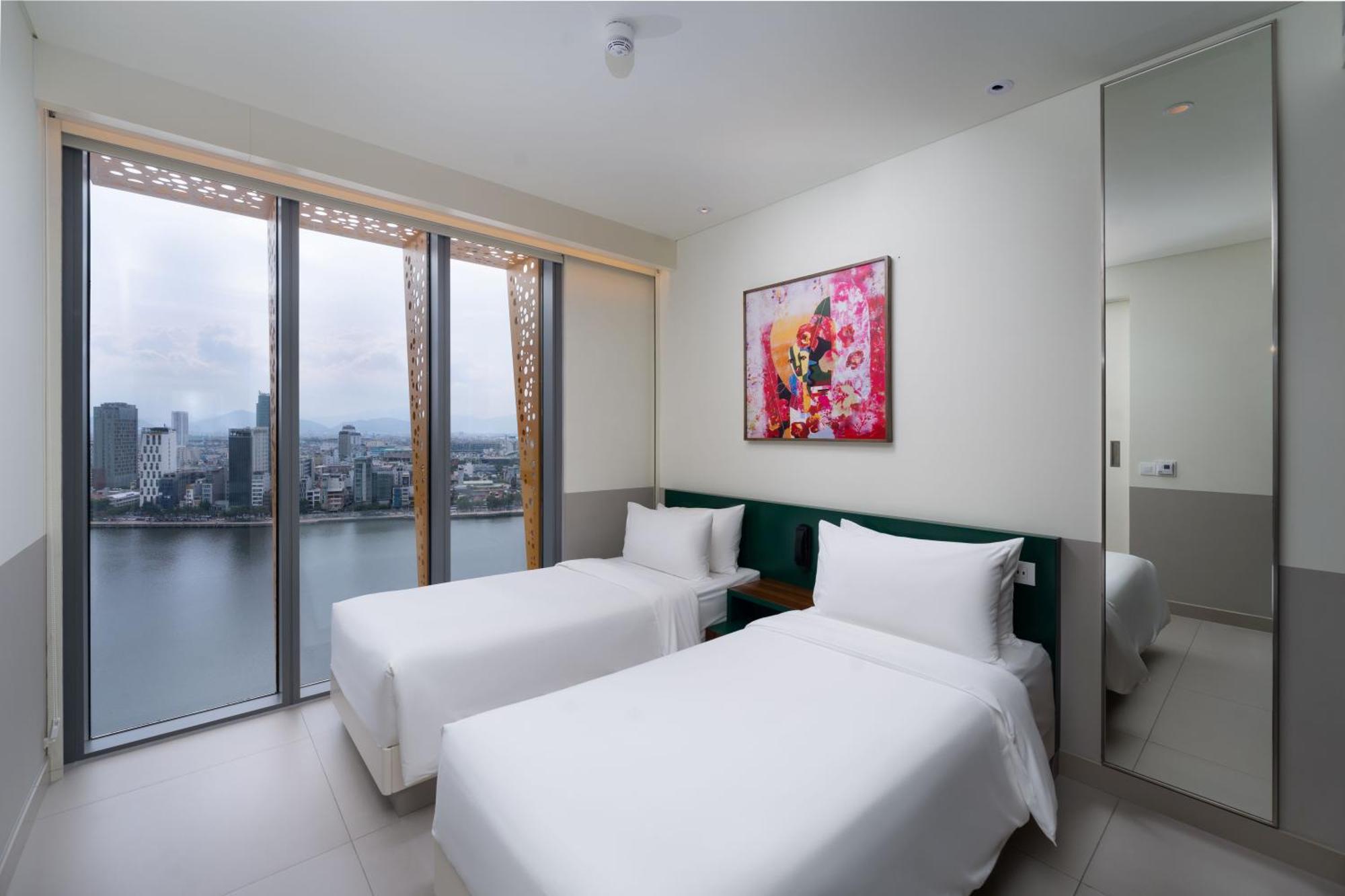 Wink Icon Hotel Danang Riverside - Luxury Suites - 24Hrs Stay & Rooftop Pool Bar Exterior photo
