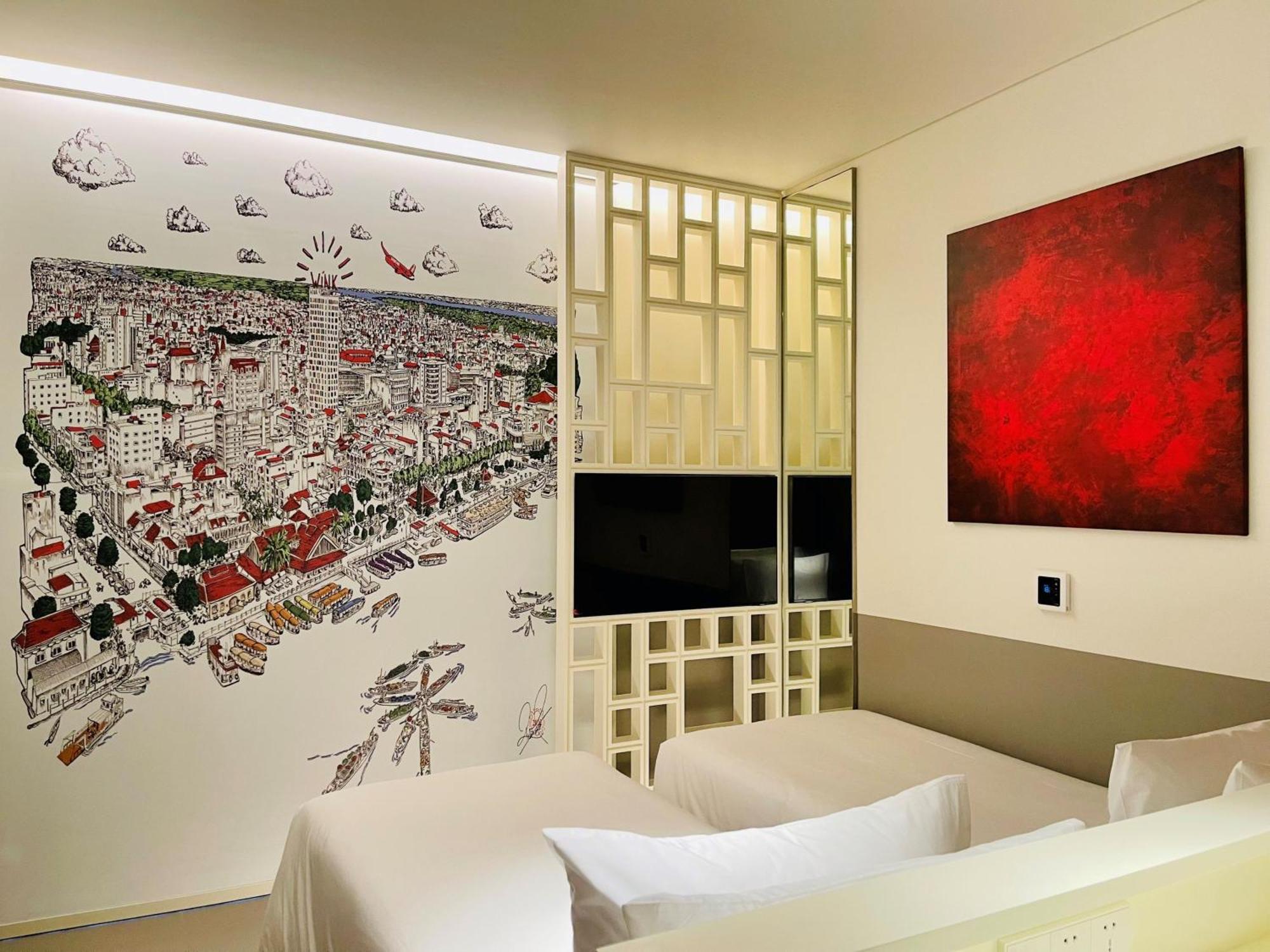 Wink Icon Hotel Danang Riverside - Luxury Suites - 24Hrs Stay & Rooftop Pool Bar Room photo